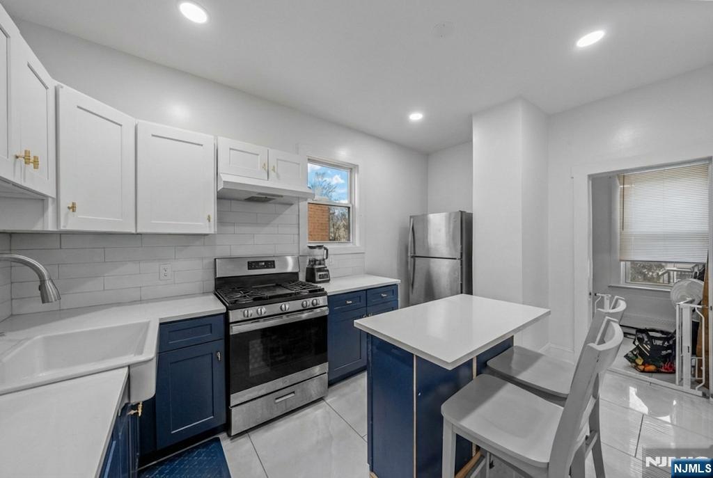 1025 Rivington Street