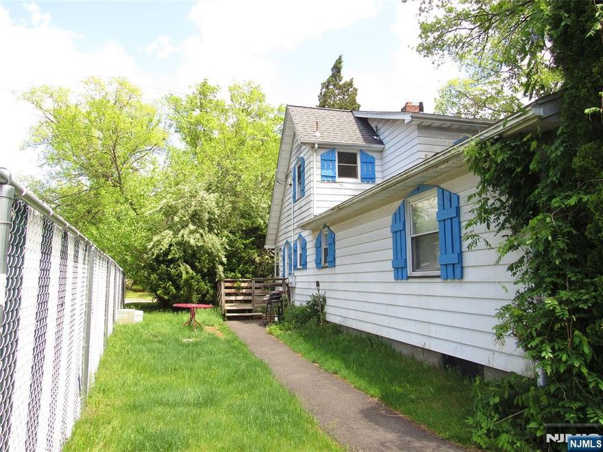 Freshly painted, new kitchen cabinets installed. Great Location, excellent school rating, close to everything. Bright & Sunny 2nd floor apartment of a two-family property. 2 Bedrooms w/ closets, 1 Bathroom w/ tub, Living room, Eat-in-Kitchen w/ pantry and extra storage, Washer & Dryer located in the 1st floor. Exclusive use of the porch and a separate entrance to the apartment. 1 car garage & 2 parking spaces included in the rent. NO PETS. NO SMOKING of any kind. Close to GWB, GSPKWY, RT 4, 17, 46, 80, schools, parks, shopping, malls, restaurants, municipal pool across the street, public transportation. Tenant will pay 1st month's rent and 1 1/2 months ' rent security deposit. The NTN rent application, credit report, proof of income, and source of income require the last two pay stubs. Renter's insurance is also required.