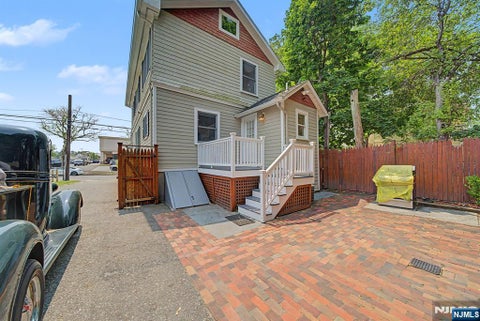 Photo of 15 Chestnut ST, Tenafly, NJ 07670 (MLS # 26024893)
