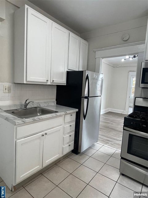 Photo of 14 Hilliard Ave #5, Edgewater, NJ 07020 (MLS # 26031661)