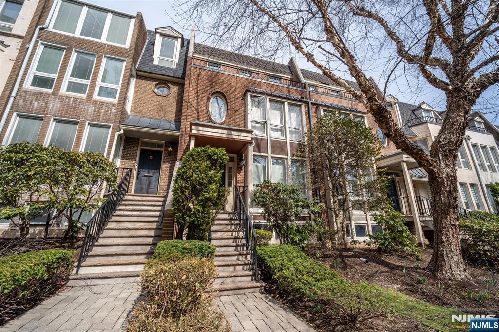130 Kensington Drive