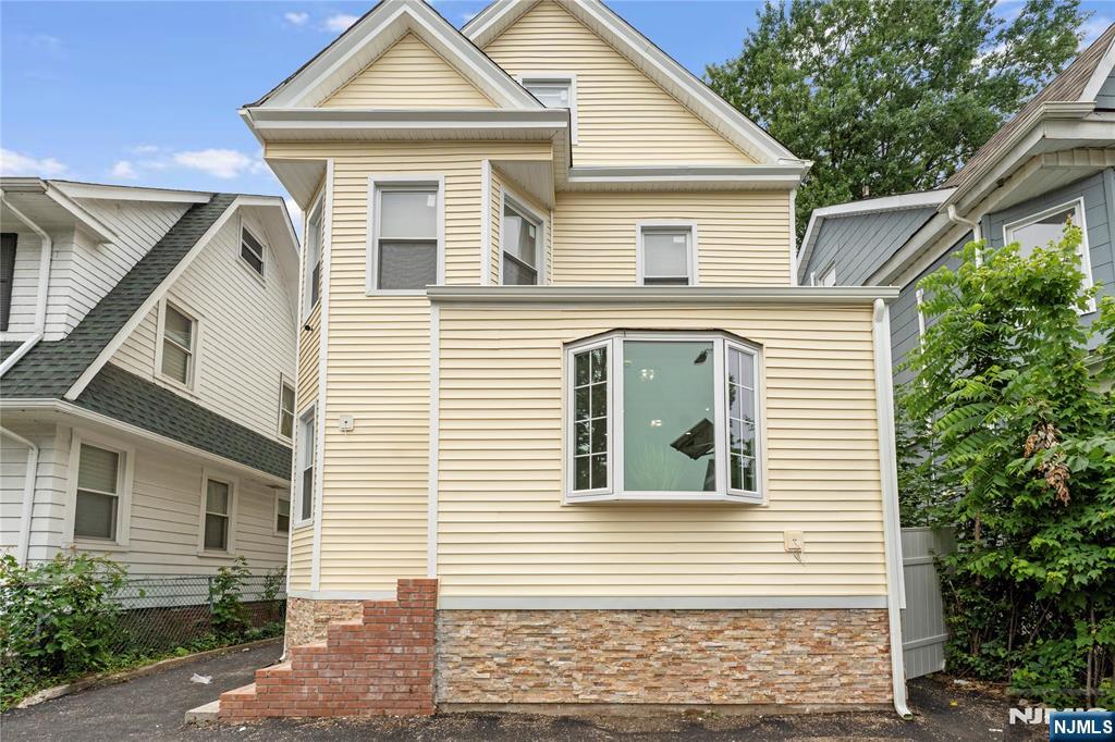 139 Sanford Street
