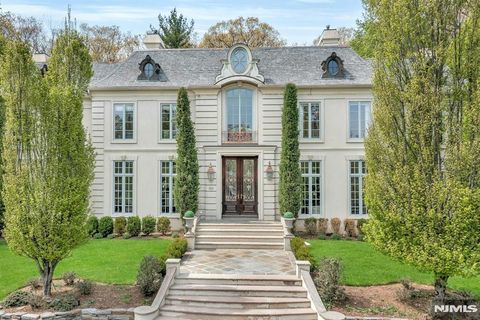 Photo of 501 Timberline Drive, Franklin Lakes, NJ 07417 (MLS # 26014707)