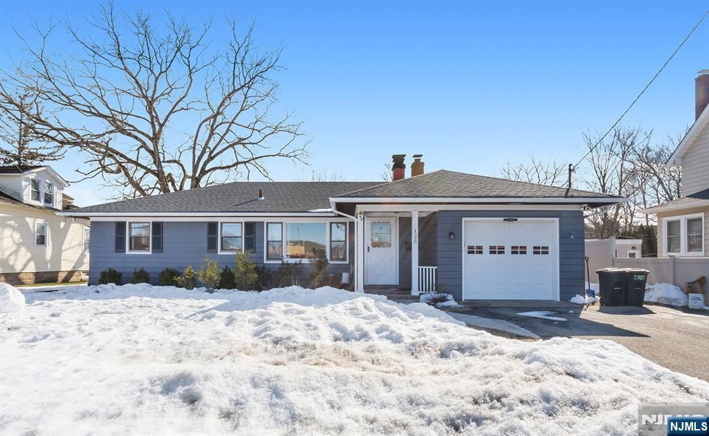 Photo of 125 Meadowbrook Avenue, Wanaque, NJ 07465 (MLS # 26006888)