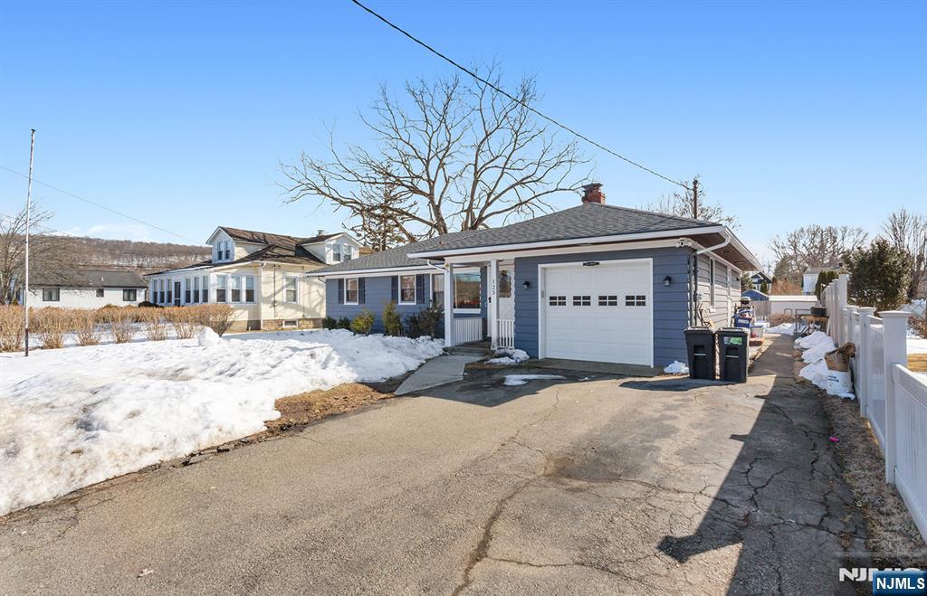 125 Meadowbrook Avenue