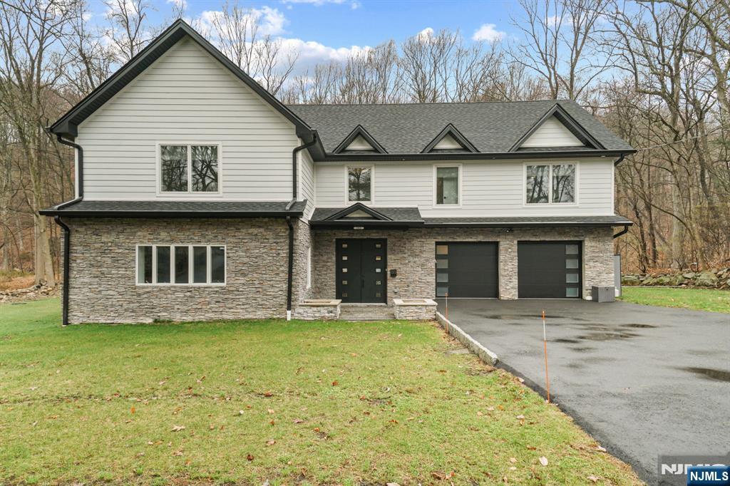 232 Kinnelon Road, Kinnelon Borough, New Jersey - 5 Bedrooms  
6 Bathrooms  
8 Rooms - 