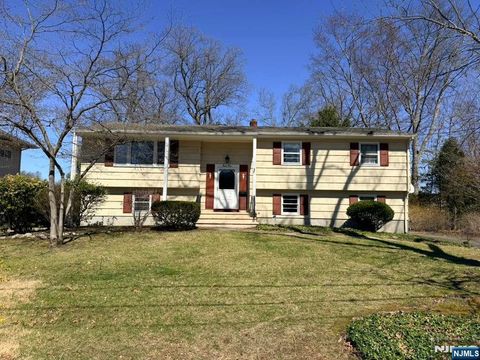 Photo of 32 Lake Drive, Par-Troy Hills Township, NJ 07005 (MLS # 26009973)