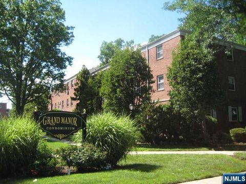 Photo of 245 Johnson Ave #K1, Hackensack, NJ 07601 (MLS # 25034223)