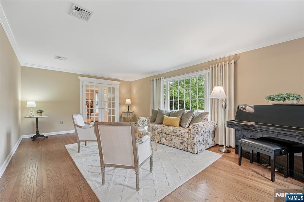 10 BISCAYNE Drive