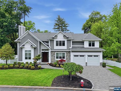 Photo of 95 Mezzine Drive, Cresskill, NJ 07626 (MLS # 26018720)