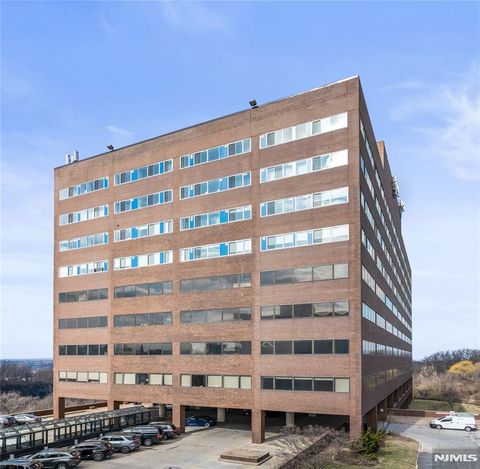 Photo of 2 Executive Dr #913, Fort Lee, NJ 07024 (MLS # 26001193)