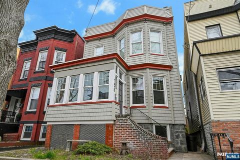 158 Edgar Street Weehawken NJ 07086