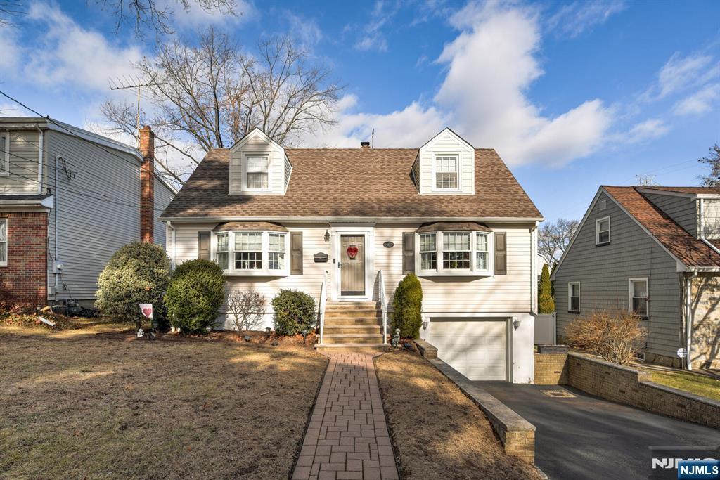 142 Mount Vernon Street, Nutley, New Jersey - 3 Bedrooms  
2 Bathrooms  
7 Rooms - 