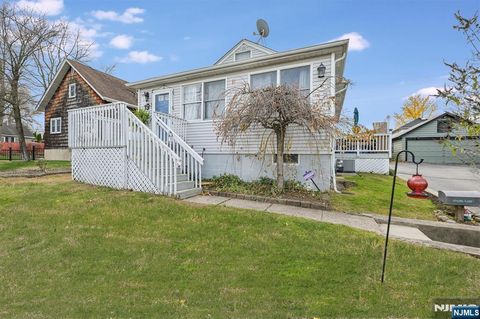 19 Pearl Street Bloomingdale NJ 07403