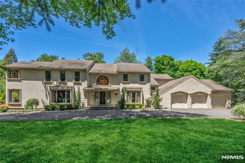 Photo of 59 Deerfield Lane, Upper Saddle River, NJ 07458 (MLS # 26020992)