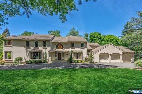 Photo of 59 Deerfield Lane, Saddle River, NJ 07458 (MLS # 26020992)