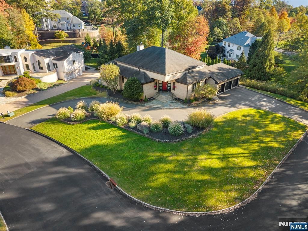 Photo of 1 Timber Rock Court, Cedar Grove, NJ 07009 (MLS # 26018856)