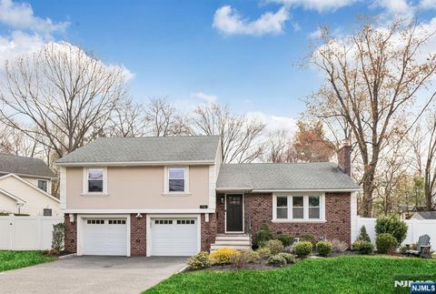 334 Oak Avenue, River Edge, NJ 07661 - #: 25008298