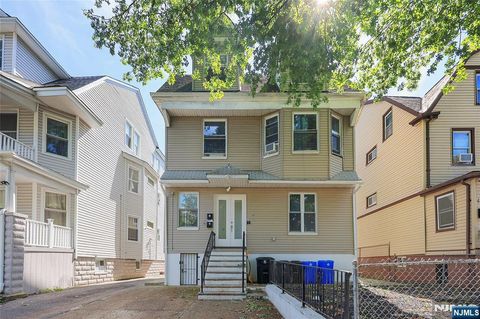 60 Amherst Street East Orange NJ 07018