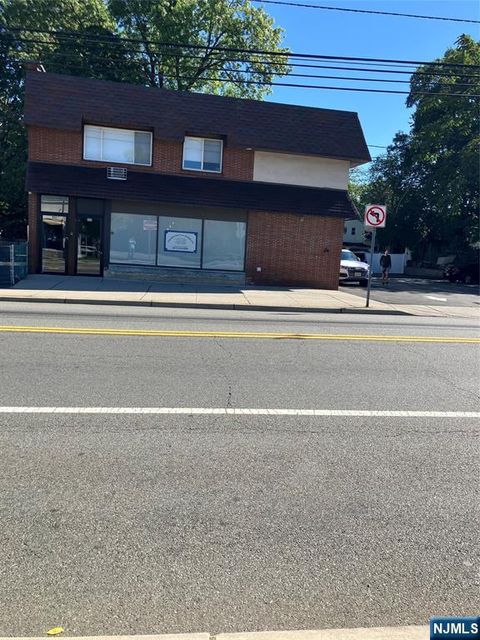Photo of 333 S Washington Avenue, Bergenfield, NJ 07621 (MLS # 25034453)