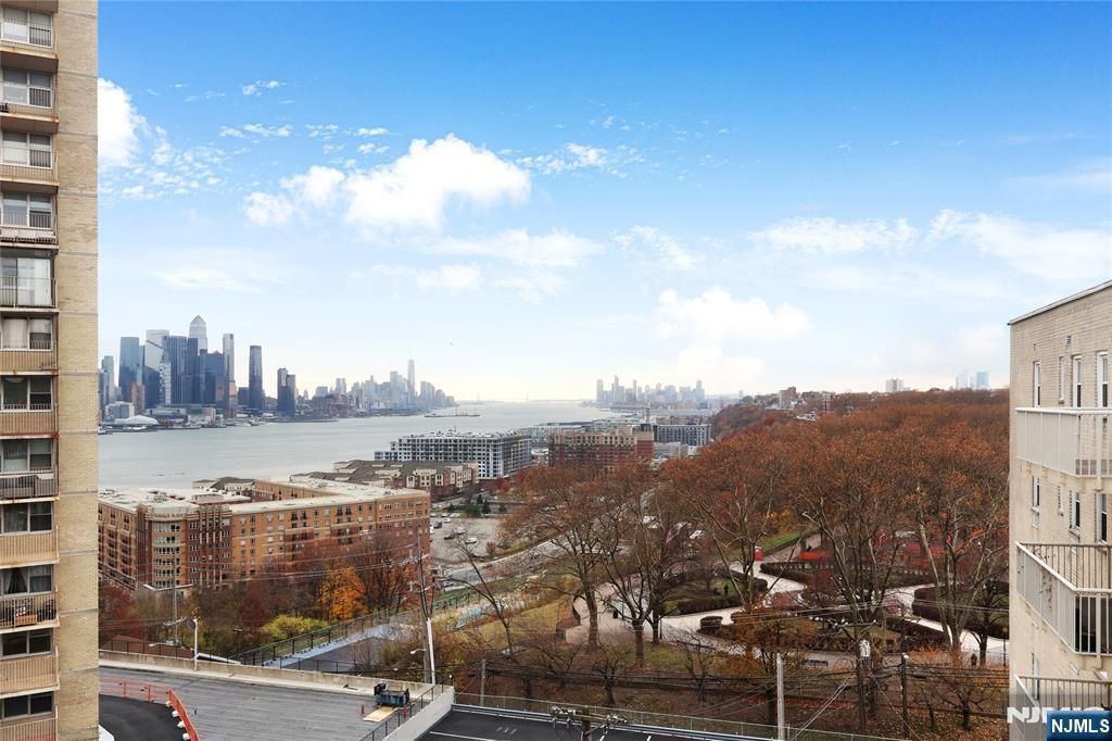 Photo of 6010 Boulevard East, West New York, NJ 07093 (MLS # 25040277)