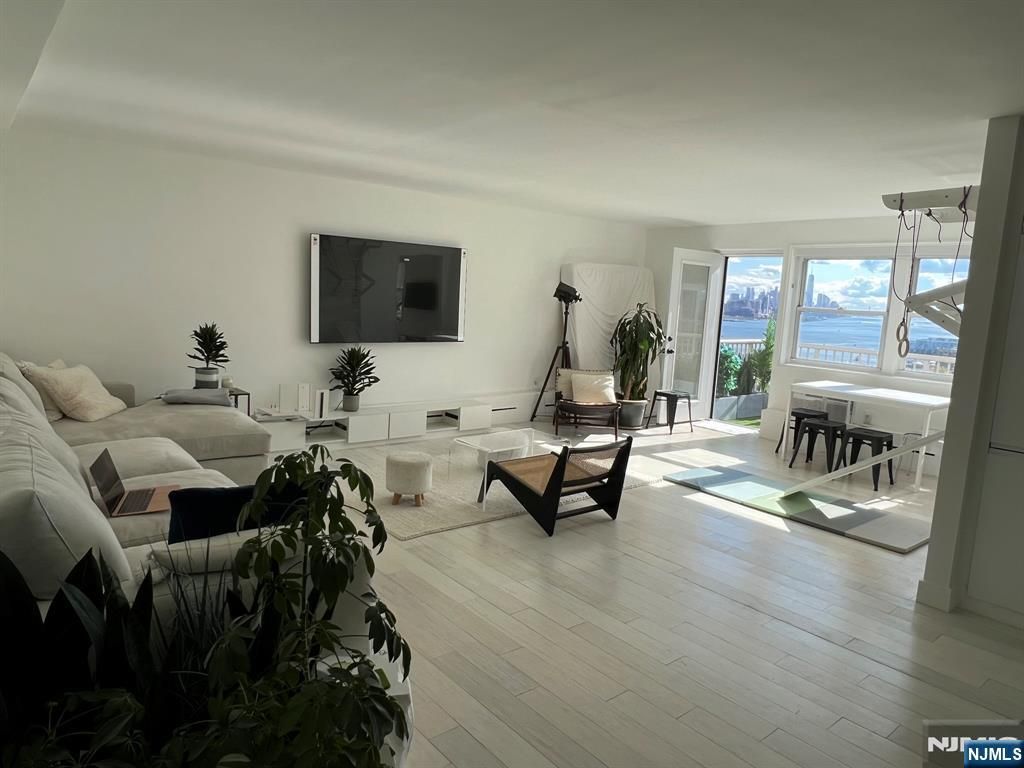 Photo of 6010 Boulevard East, West New York, NJ 07093 (MLS # 25040277)