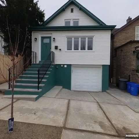 Photo of 508 Fairview Ter, Ridgefield, NJ 07657 (MLS # 26009081)