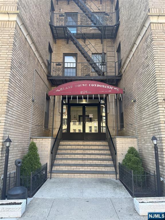 2700 John F Kennedy 304, Jersey City, New Jersey - 2 Bedrooms  
1 Bathrooms  
5 Rooms - 