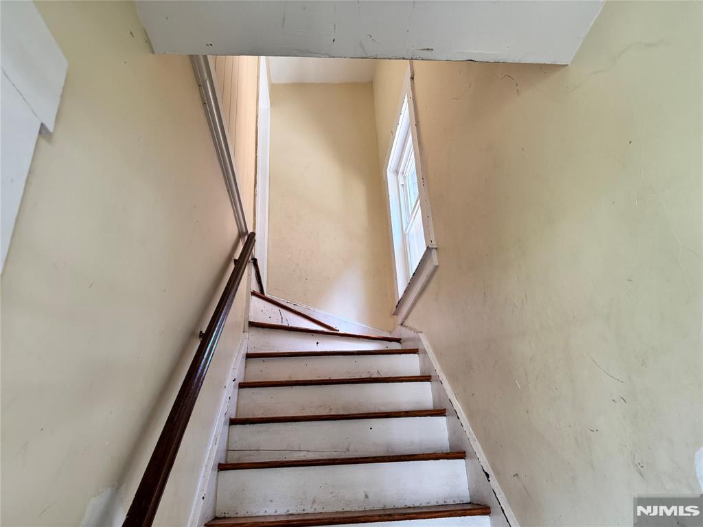 296 Woodside Avenue