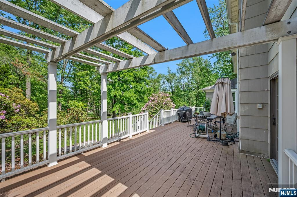 9 Wooded Hill Lane