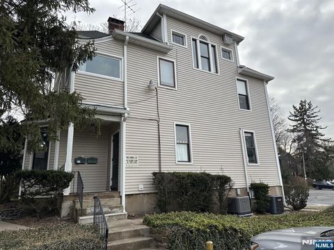 Photo of 60 Chestnut St #4-B, Englewood, NJ 07631 (MLS # 25027793)