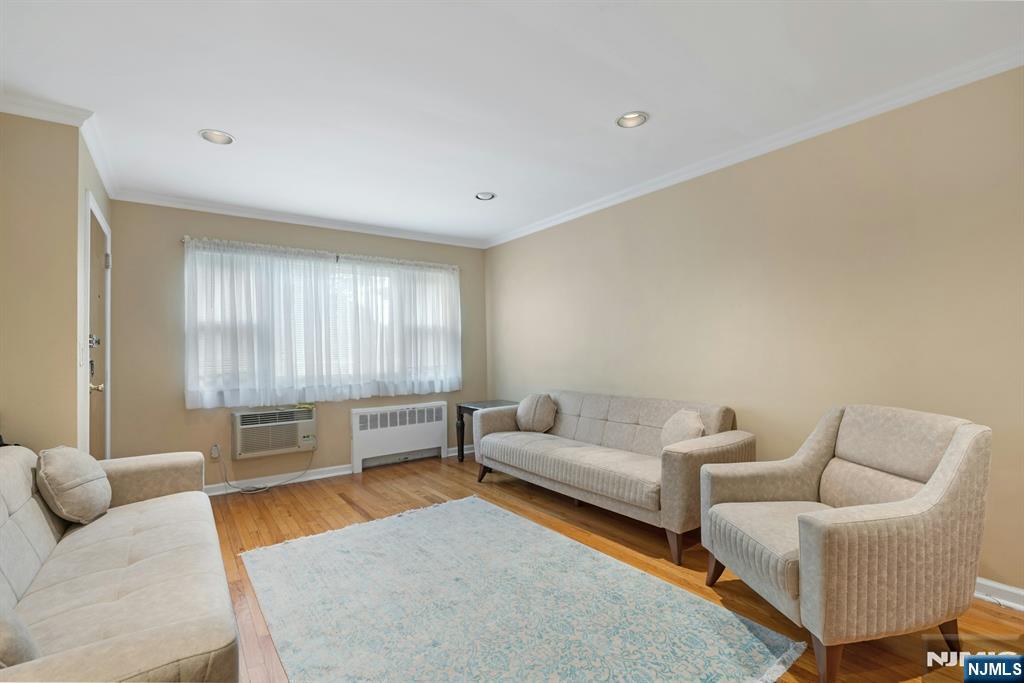201 Oakdene Place D1