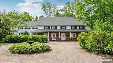 Photo of 164 E Saddle River Road, Saddle River, NJ 07458 (MLS # 26022105)