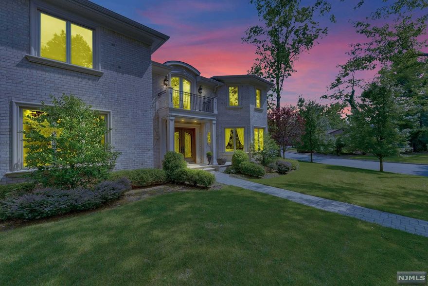 Better than new, 4 year old home! Constructed by esteemed master builder, Joseph Di Staulo! This is your chance to own the most exclusive piece of real estate high in the beautiful town of Englewood Cliffs. Enjoy grand style living in this meticulously maintained mansion with no expense spared. Grand stunning entrance is bound to leave your guests breathless upon entry! Cook your favorite meals in your very own gourmet chef's kitchen with top of the line appliances. Large bedrooms and an incredible master suite! Lower level includes a theater, perfect for Saturday nights in! Hardwood floors throughout, large driveway, and 3 car garage! Entertain your friends and family in your picturesque backyard. Ask for our full detailed sheet!