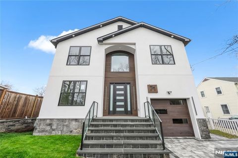 MLS: 25000451