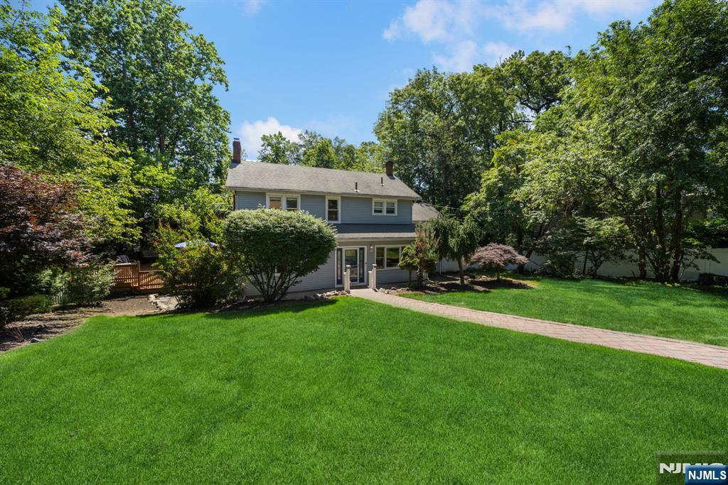 392 Lafayette Avenue