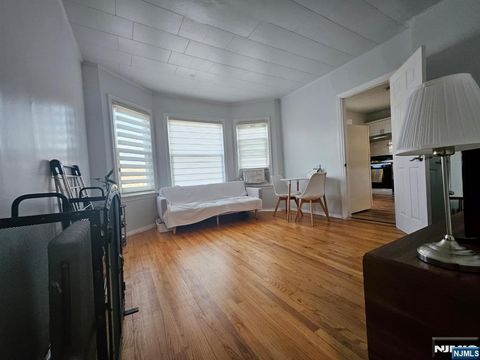 MLS: 25016793