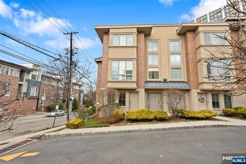 Photo of 200 Laird Ave, Cliffside Park, NJ 07010 (MLS # 26008191)