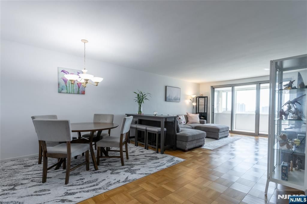 Photo of 2100 Linwood Ave #17Y, Fort Lee, NJ 07024 (MLS # 25036636)