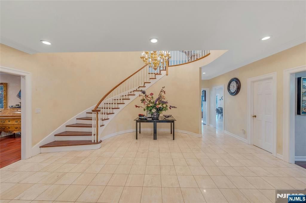 Photo of 9 Cameron Road, Saddle River, NJ 07458 (MLS # 26010686)