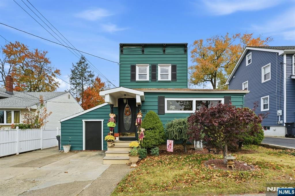Photo of 181 Phelps Avenue, Bergenfield, NJ 07621 (MLS # 25039638)