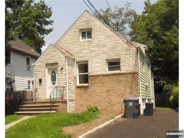 Rental Property at 209 2nd St, Englewood, New Jersey - Bedrooms: 4 
Bathrooms: 2 
Rooms: 7  - $3,750 MO.