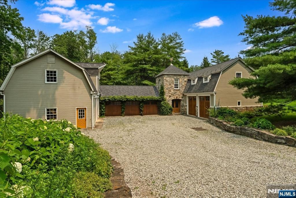 936 Dove Island Road