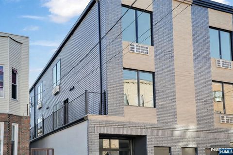 521 10th Street A1 Union City NJ 07087