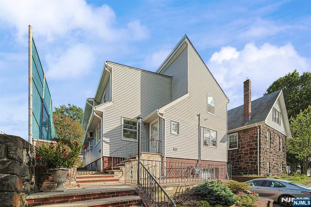 602 Studio Road