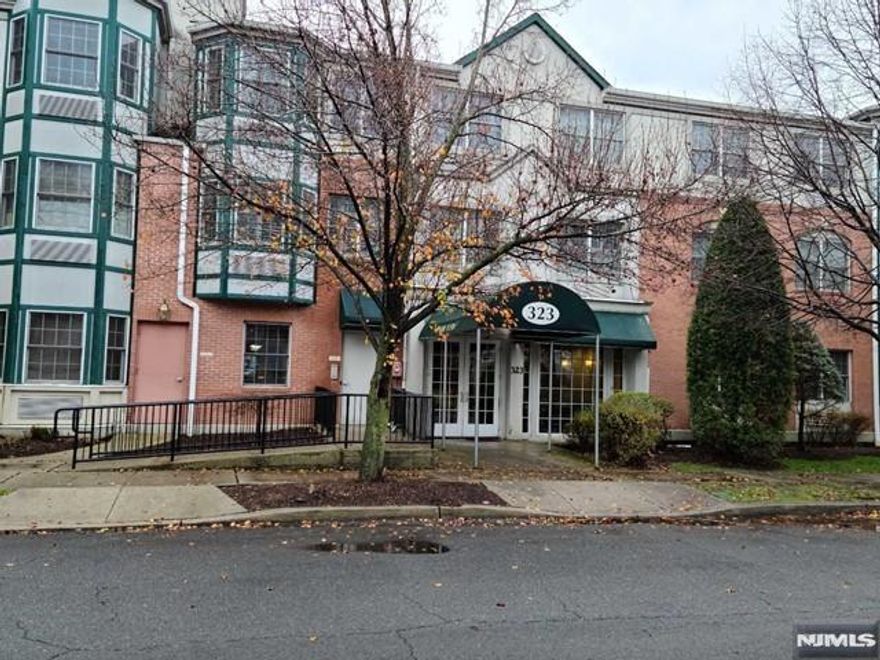 Sunny and bright in the 3rd Fl located in a quiet street. This unit offers 2 bedrooms with 2.5 bathrooms and ample closet spaces, hardwood FL , and laundry in the unit. 2 parking spaces are assigned on the lower level of the building. Pet friendly. It's a few steps away from the bus stop to GWB & Lincoln Tunnel. All light fixtures, all appliances and Heating/cooling units were updated in 2023 and 2024.