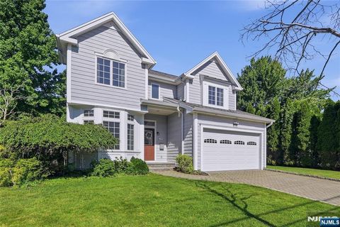 Photo of 137 6th Street, Cresskill, NJ 07626 (MLS # 26018130)