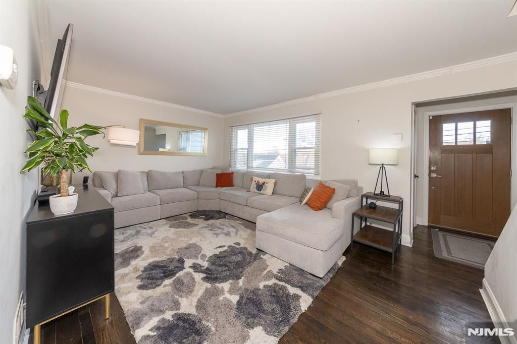 Photo of 22 Ridgeview Drive, Woodland Park, NJ 07424 (MLS # 25042699)