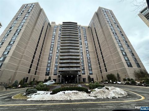 Photo of 1512 Palisade Avenue #10P, Fort Lee, NJ 07024 (MLS # 26007459)