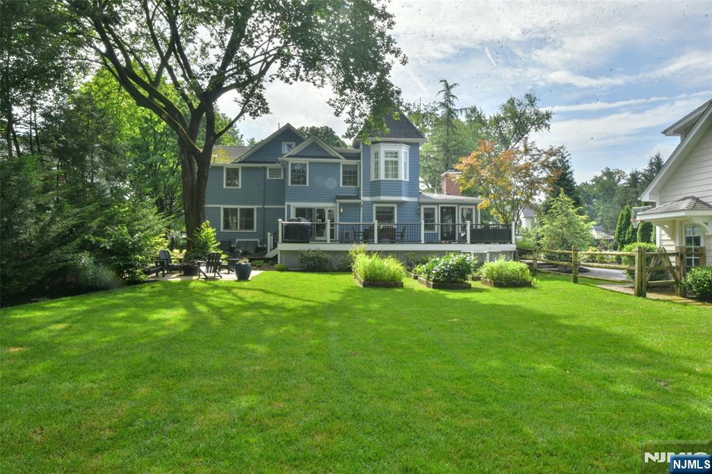 110 Mallinson Street